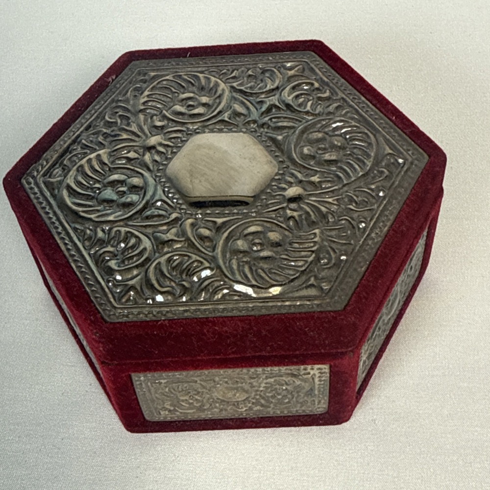 Vintage‎ Red Velvet Embossed Silver Plated Hexagon Jewelry Trinket Box 4" x 2"